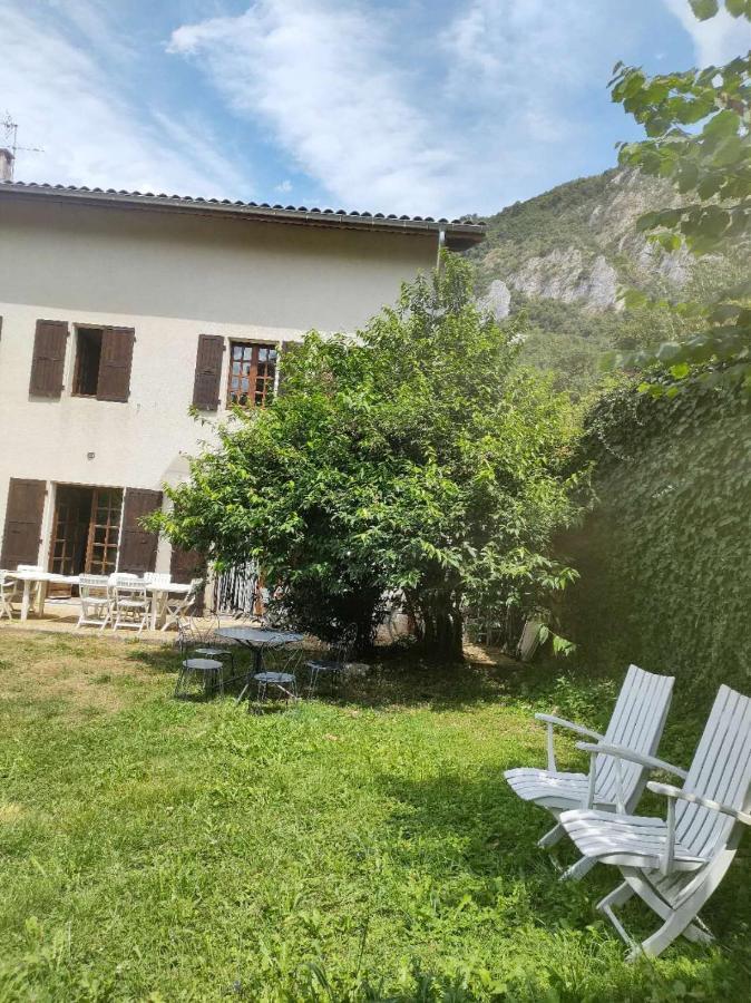 Les Deux Sources Hotel Saint-Laurent-en-Royans Екстериор снимка