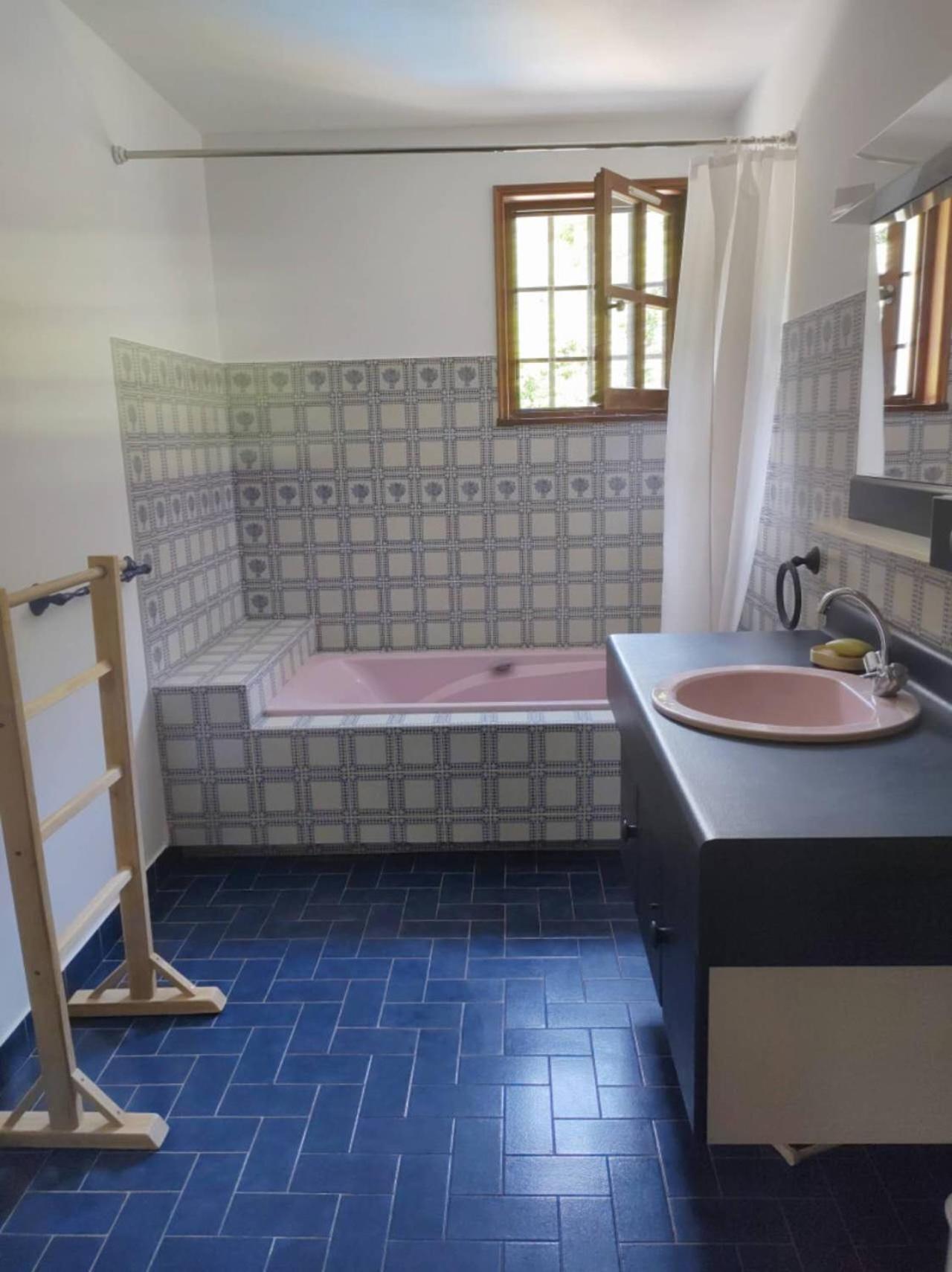 Les Deux Sources Hotel Saint-Laurent-en-Royans Екстериор снимка
